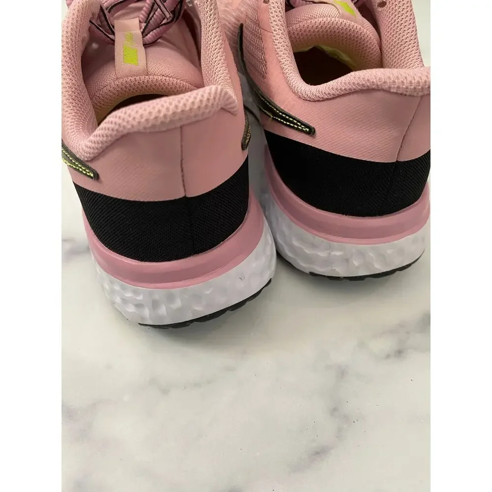 Nike Revolution 5 Sneakers Pink Size 8